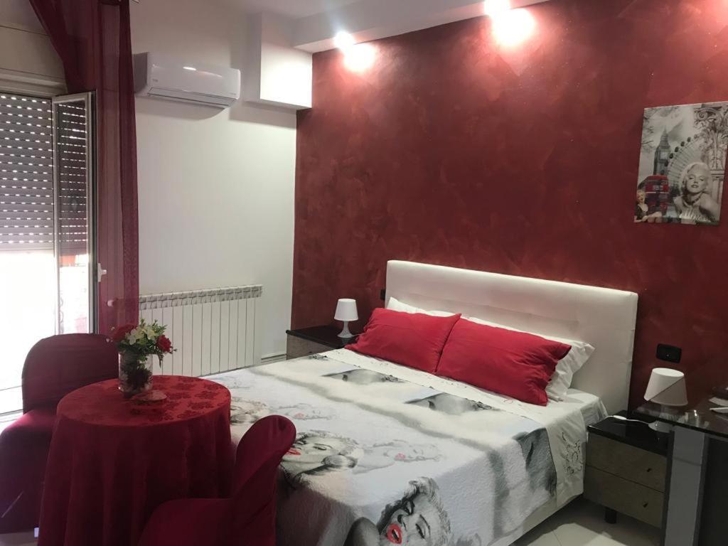 Casa Silvia Hotel Калтаджироне Екстериор снимка