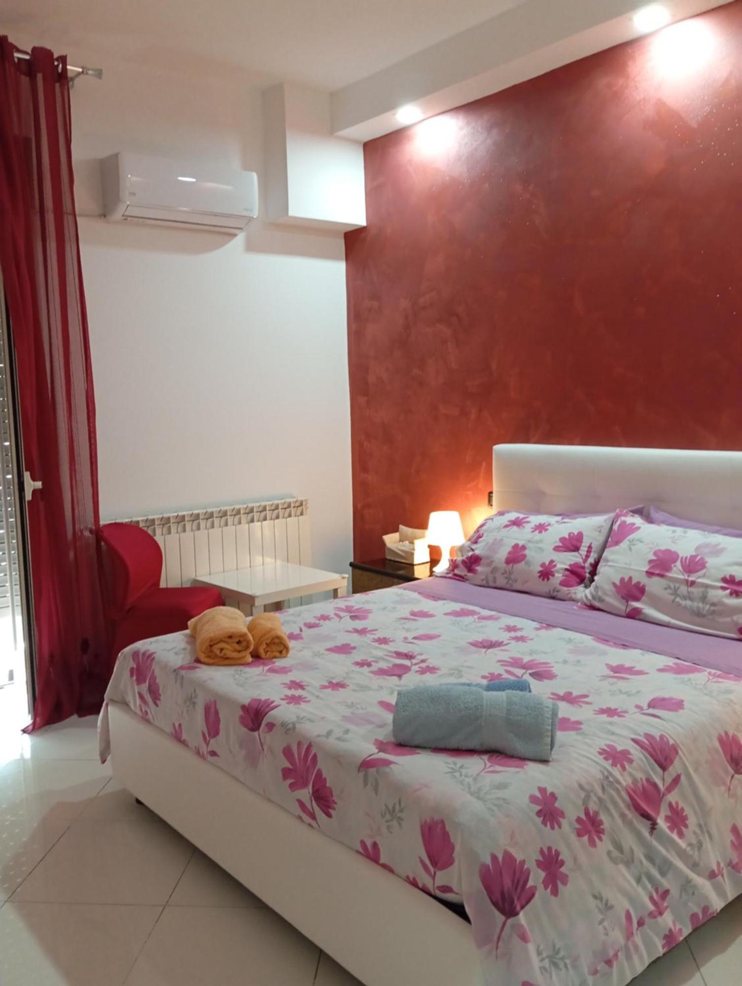 Casa Silvia Hotel Калтаджироне Екстериор снимка