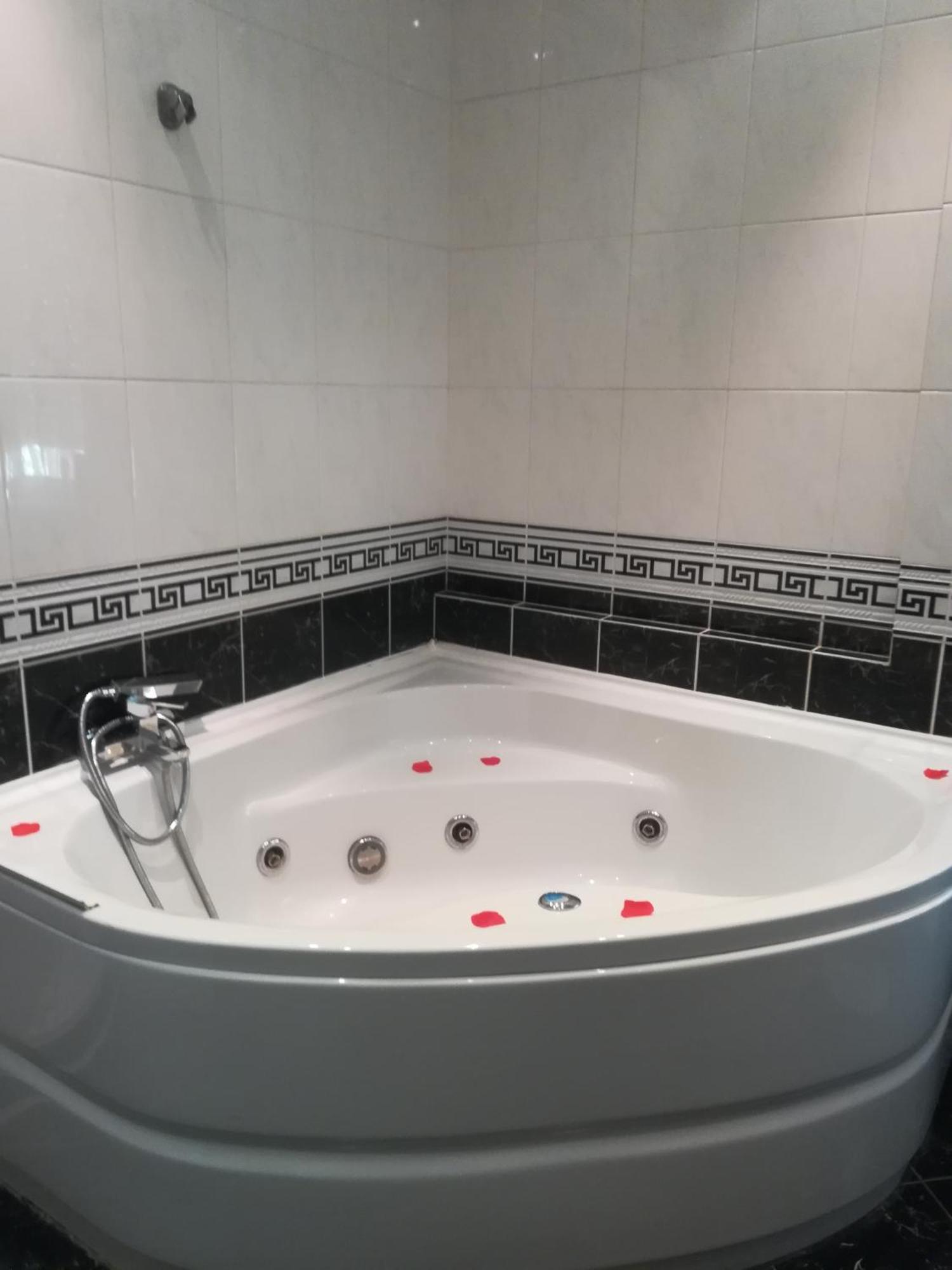 Casa Silvia Hotel Калтаджироне Екстериор снимка